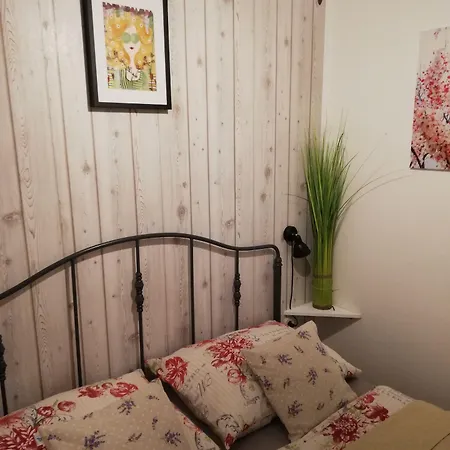 아파트 Axis Center