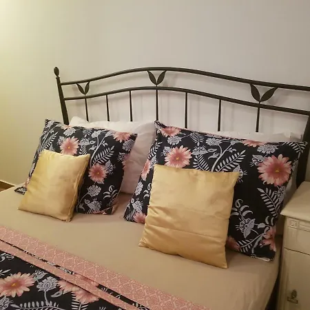 Axis Center Apartment *